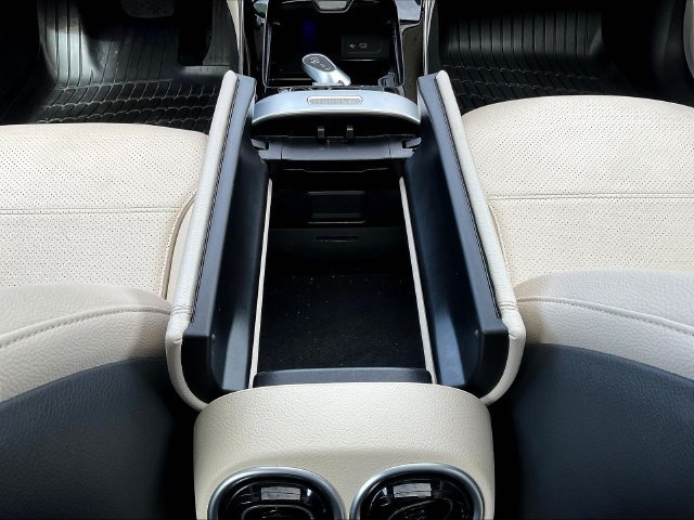 Used 2023 Mercedes-Benz C 300 4MATIC Sedan image 18