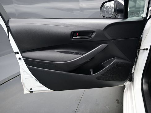Used 2024 Toyota Corolla LE FWD image 9