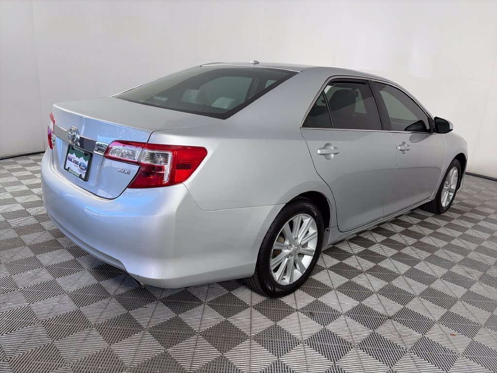 Used 2013 Toyota Camry XLE w/ Convenience Pkg FWD image 7
