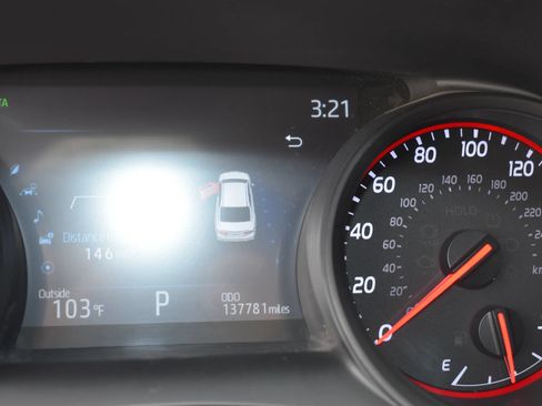 Used 2020 Toyota Camry XSE FWD image 11