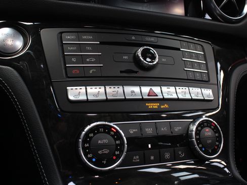 Used 2017 Mercedes-Benz SL 550 image 63