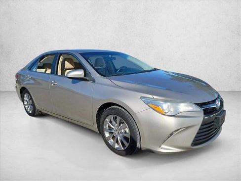Used 2016 Toyota Camry XLE image 3