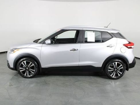 Certified 2019 Nissan Kicks SV FWD image 14