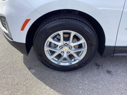 Used 2024 Chevrolet Equinox LT AWD/4WD image 9
