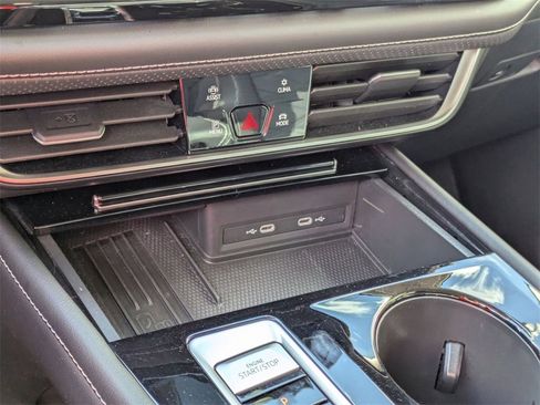 Used 2025 Volkswagen Atlas SE image 22