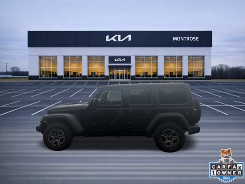 Used 2021 Jeep Wrangler Unlimited Sport AWD/4WD image 9