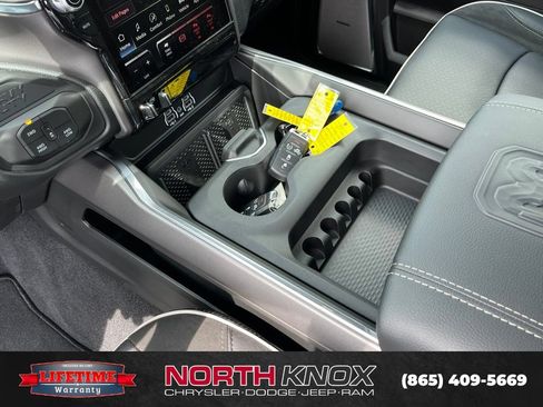 New 2026 RAM 2500 Laramie AWD/4WD image 10