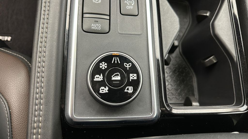 Used 2024 Nissan Pathfinder Platinum AWD/4WD image 22