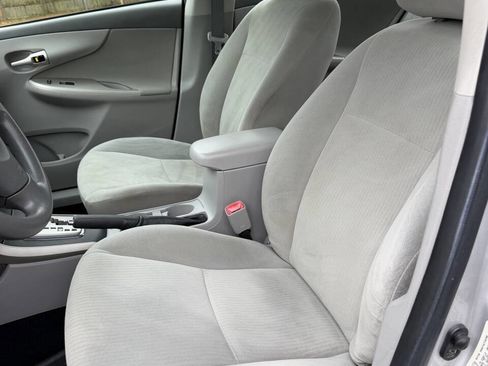 Used 2010 Toyota Corolla LE image 17