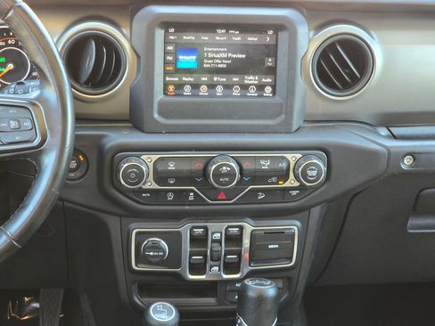 Used 2018 Jeep Wrangler Unlimited Sport S AWD/4WD image 33