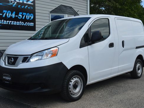 Used 2015 Nissan NV200 S w/ Back Door Glass Package image 1