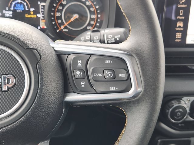 Used 2025 Jeep Wrangler Unlimited Sahara AWD/4WD image 25