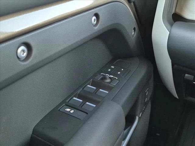 New 2026 Land Rover Defender 110 S AWD/4WD image 9