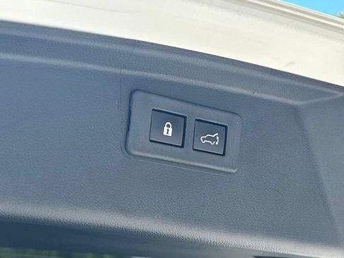 Used 2025 Subaru Outback Premium AWD/4WD image 40