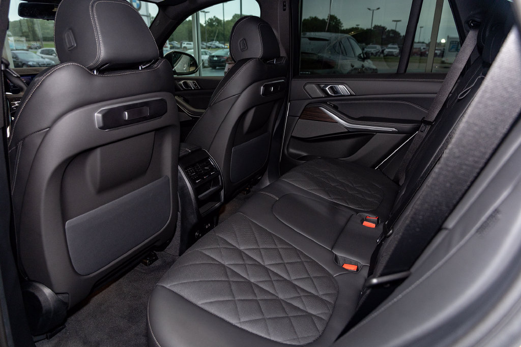 Used 2026 BMW X5 xDrive40i w/ Premium Package AWD/4WD image 9
