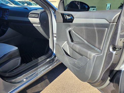 Used 2020 Volkswagen Jetta R-Line image 22