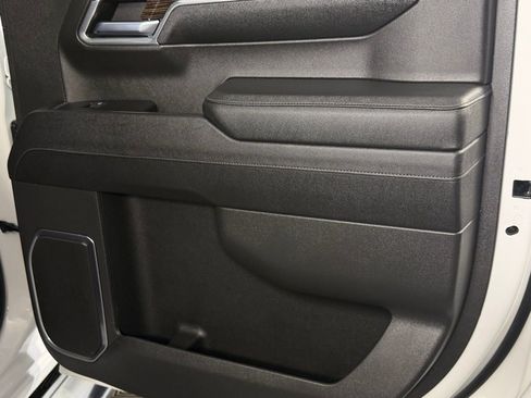 Used 2023 GMC Sierra 1500 SLE image 29