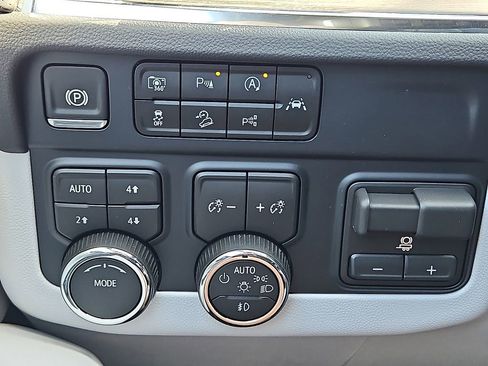 New 2025 Chevrolet Tahoe Premier w/ Sun And Tow Package image 19