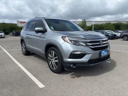 Used 2017 Honda Pilot Touring image 7