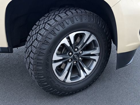 Used 2022 Chevrolet Colorado Z71 AWD/4WD image 12