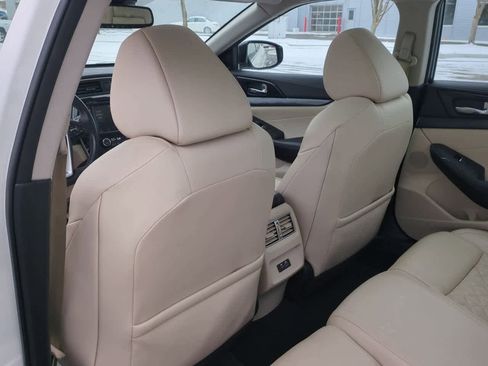 Used 2019 Nissan Maxima Platinum image 17