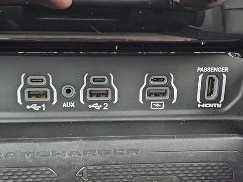 Used 2025 RAM 1500 Limited AWD/4WD image 22