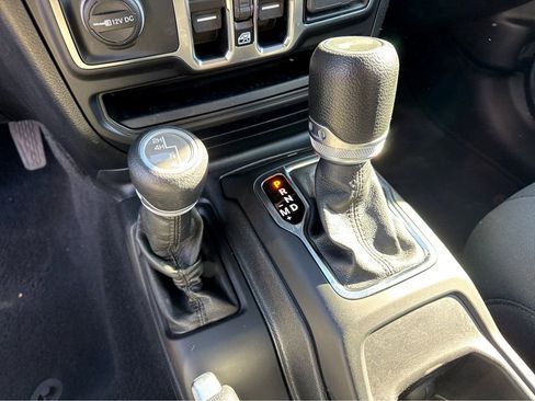 Certified 2021 Jeep Wrangler Unlimited Willys image 23