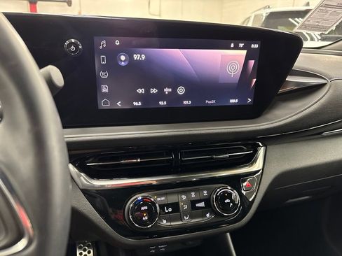Used 2024 Buick Envista Sport Touring w/ Convenience I Package FWD image 32
