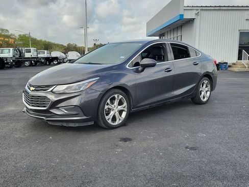 Used 2017 Chevrolet Cruze Premier image 13