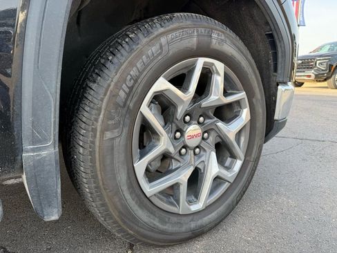 Used 2024 GMC Sierra 1500 SLT w/ SLT Premium Plus Package image 31