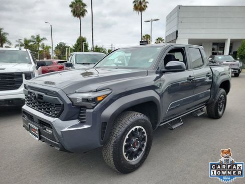 Used 2025 Toyota Tacoma TRD Off-Road AWD/4WD image 2