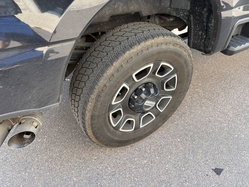 Used 2023 Ford F350 Platinum w/ FX4 Off-Road Package AWD/4WD image 13