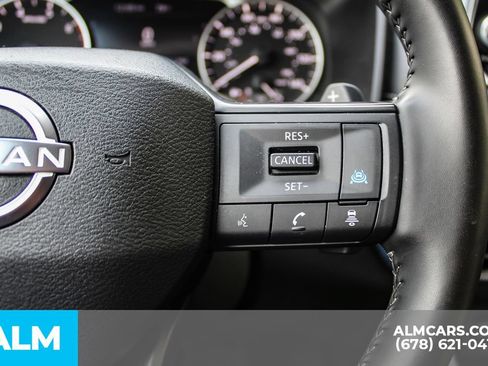 Used 2025 Nissan Rogue SV FWD image 28