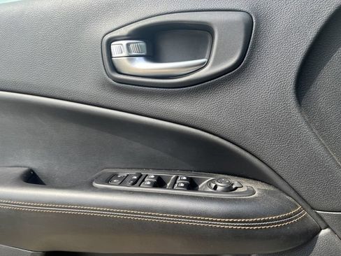 Used 2020 Jeep Compass Limited AWD/4WD image 8