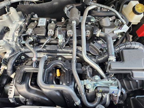 New 2025 Nissan Kicks SR image 21