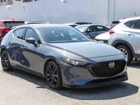 Used 2021 MAZDA MAZDA3 Hatchback w/Premium Plus Pkg image 6