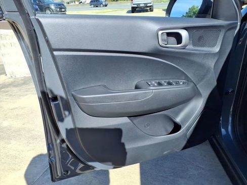 New 2026 Hyundai Venue SE image 18