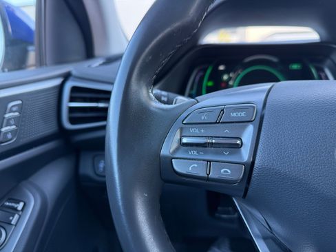 Used 2022 Hyundai Ioniq Limited image 18