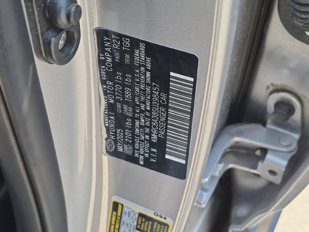 Used 2025 Hyundai Venue SEL FWD image 35