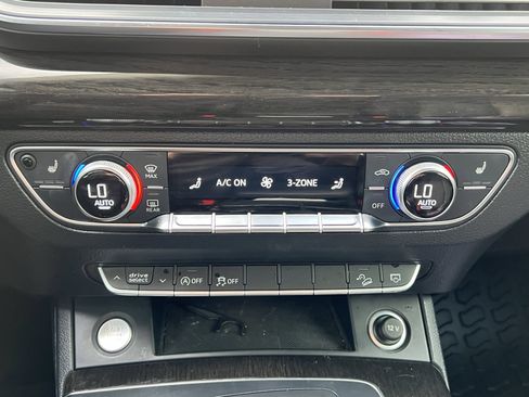 Used 2018 Audi Q5 2.0T Premium w/ Convenience Package image 30