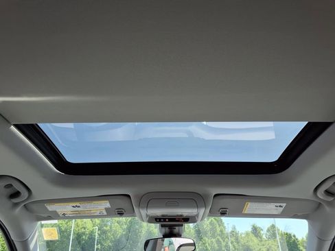 Used 2024 Chevrolet Equinox LT image 11