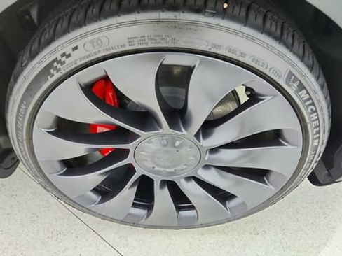 Used 2023 Tesla Model Y Performance image 55