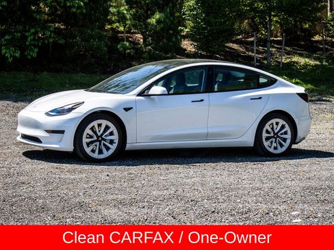Used 2022 Tesla Model 3 Standard Range RWD image 3