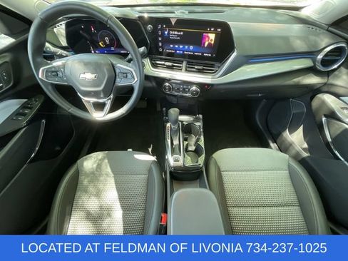 Used 2024 Chevrolet Trax LT w/ Driver Confidence Package FWD image 19