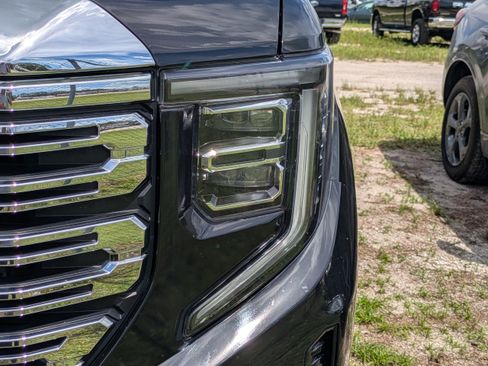 Used 2025 GMC Sierra 1500 Denali w/ Denali Reserve Package AWD/4WD image 9