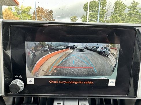 Used 2023 Toyota RAV4 XLE Premium image 24