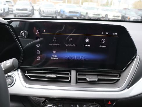 New 2026 Chevrolet Trax LT w/ Sunroof Package FWD image 11