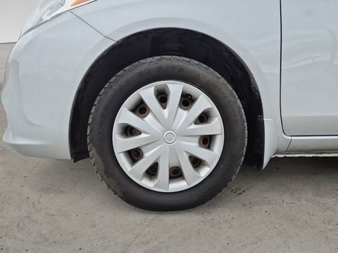 Used 2012 Nissan Versa S FWD image 9