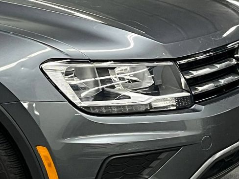 Used 2019 Volkswagen Tiguan SE AWD/4WD image 41