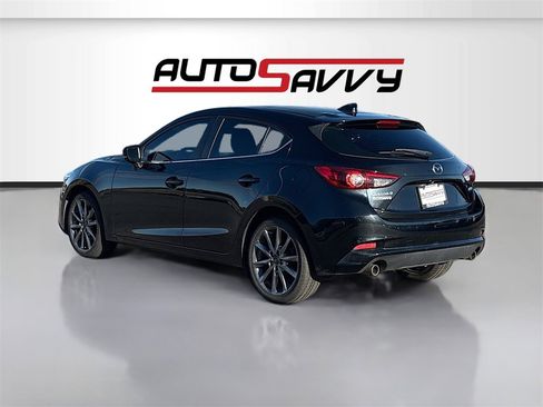Used 2018 MAZDA MAZDA3 Grand Touring image 5